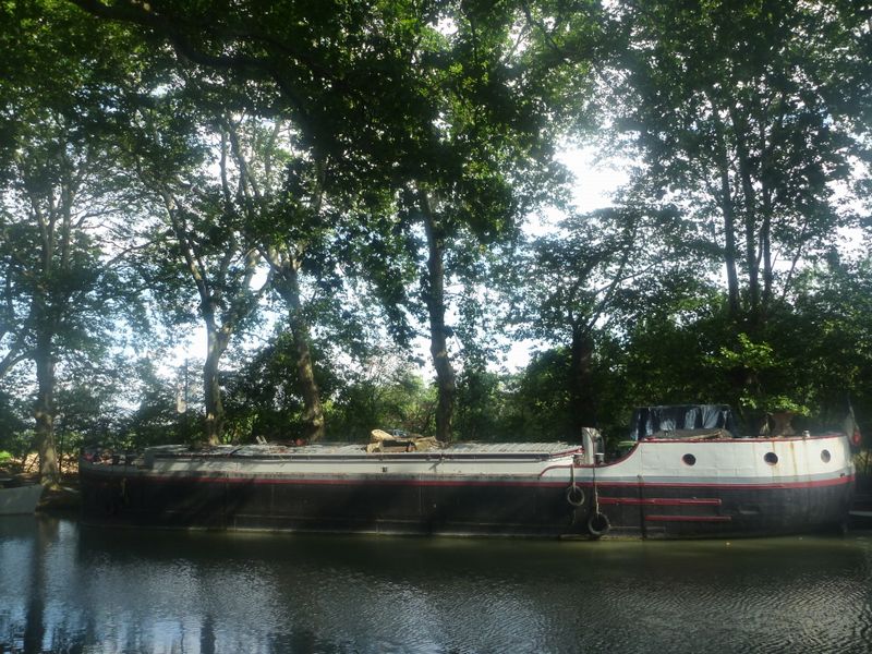 Belle péniche sur le canal du midi en 2010