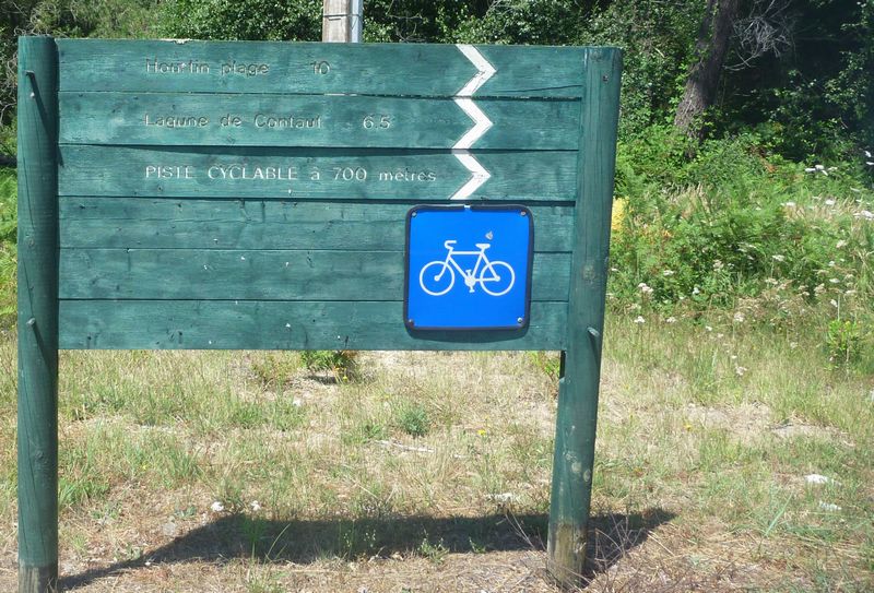 Les pistes cyclables de la foret des landes sont parfois balisées un peu obscurement