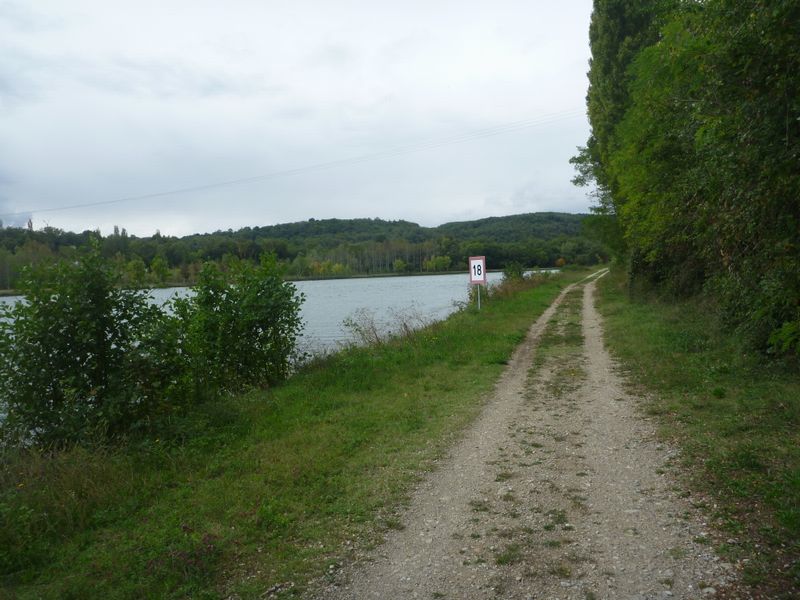 Le long du Rhône en 2010, entre Flévieu et Saut Brenaz, ca passe trés bien