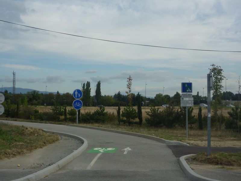 Carrefour du Pont des Lônes, à droite pour péripater sur le pont