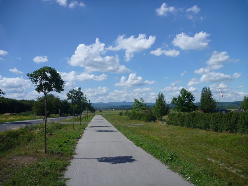 Piste cyclable eurovlo 6 en Hongrie 2012 : en vue des Carpates
