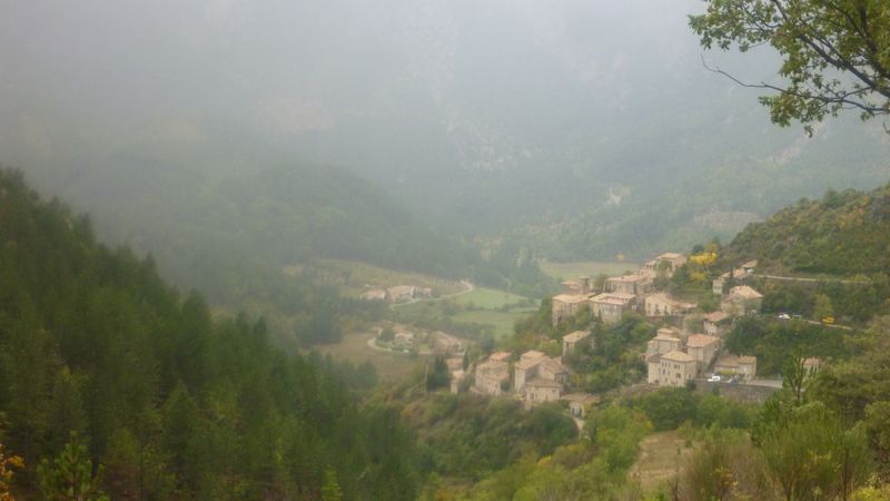 Brantes sous le Ventoux et sous la pluie ne 2012