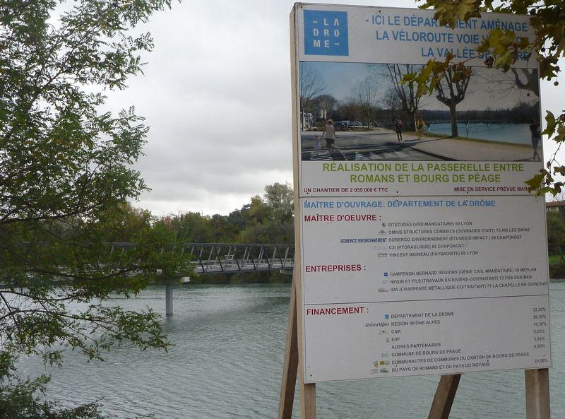 Panneau : Réalisation de la passerelle cyclable à Romans en 2012