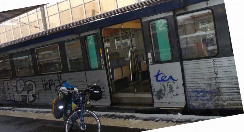 Arrivé en gare de Grenoble ce 28 oct 2012 , le Train pouri ne repart plus, sans que personne ne le dise .. étonnant non ?