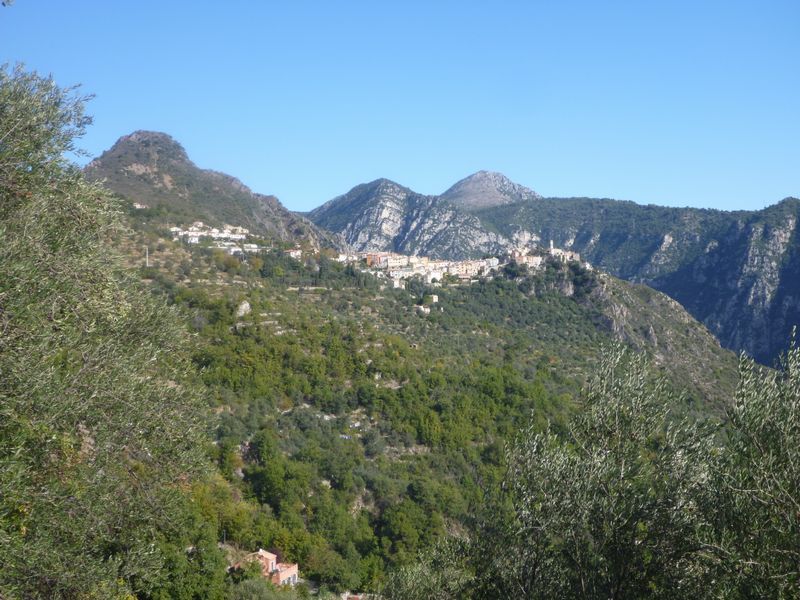 Vu sur Bonson et le mont vial en montant depuis la vallée du Var en 2012