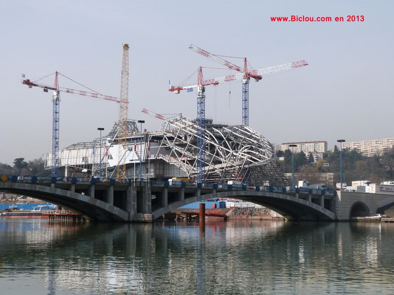 Construction du Pont Raymond Barre en 2013 à Lyon