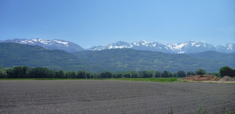 Le massif de Belledonne en Isère, vue de la plaine du Grésivaudan en mai 2015