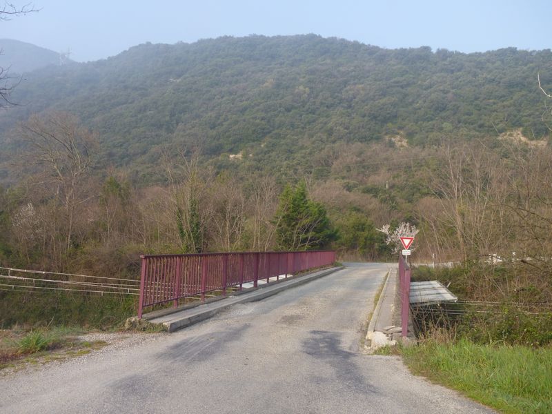 au nord de Cruas, viarhona par chemin du plot en laissant D86