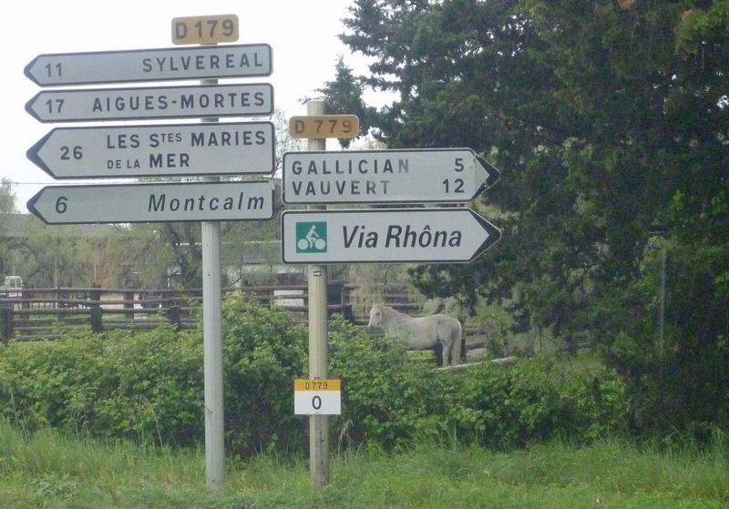 Balisage ViaRhôna, au niveau de Scamandre, en Camargue Gardoise en 2015