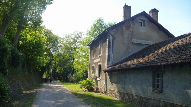 Saint Laurent du Pape : Début voie dite verte de la Vallée de l'Eyrieux en 2015 ..