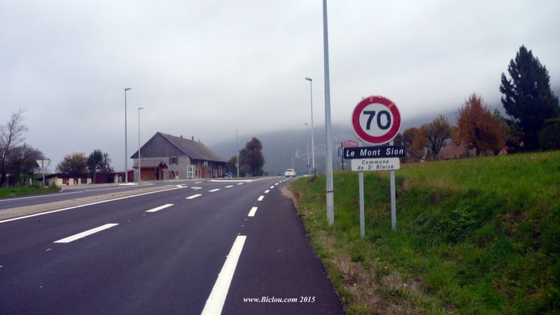 Col du Mont Sion : petite surlageur cyclable en 2015 sur la D1201 ?