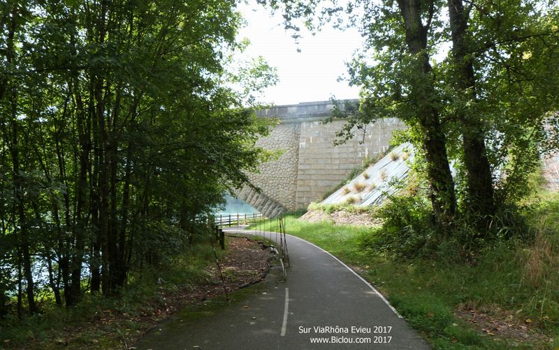 Sur ViaRhôna Evieu, ca s'effonfre tranquillement depuis 4 ans ..