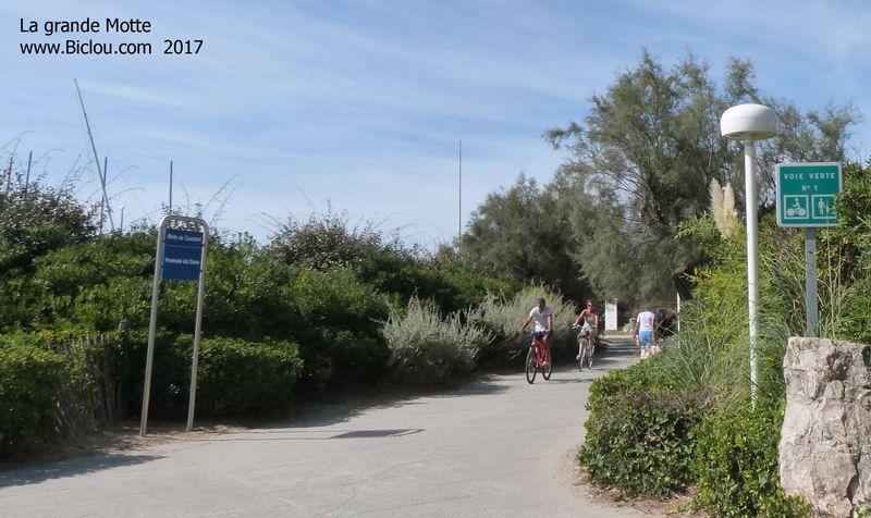 Piste dite cyclable le long du rivage, à la Grande Motte .., ViaRhôna absente ..