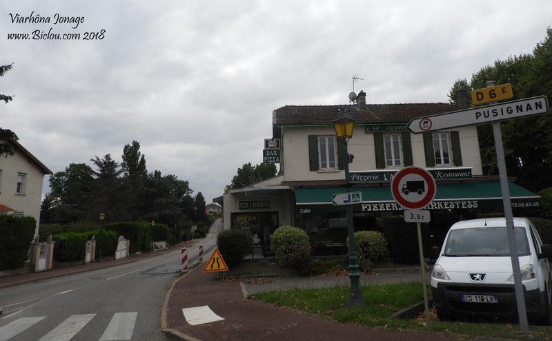 ViaRhôna balisée à Jonage zentrum en effet