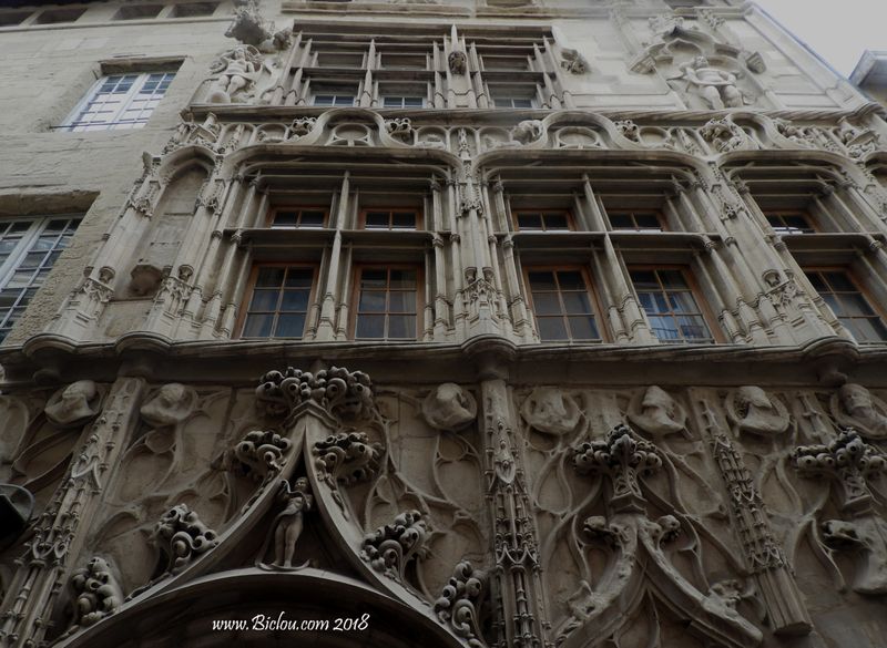Maison des Têtes à Valence, vue de la façade