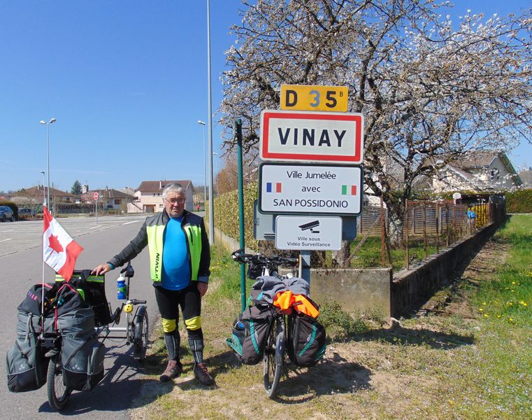 Claudio pose à Vinay