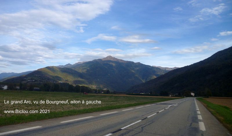 Le Grand Arc, vu à l'approche de Aiton en Savoie