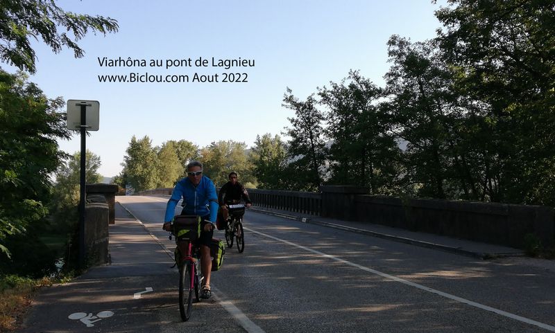 Sacochards Italiens au pont de Lagnieu en 2022
