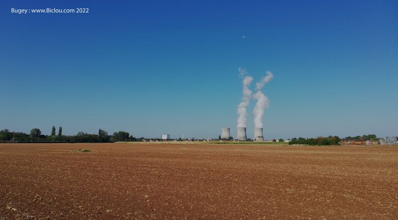 Bugey et ses fumeroles : Ouf ! on peut encore recharger nos joujous 