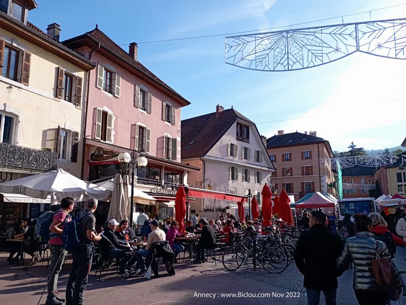 Annecy le 11 novembre 2022 : grand beau et foule