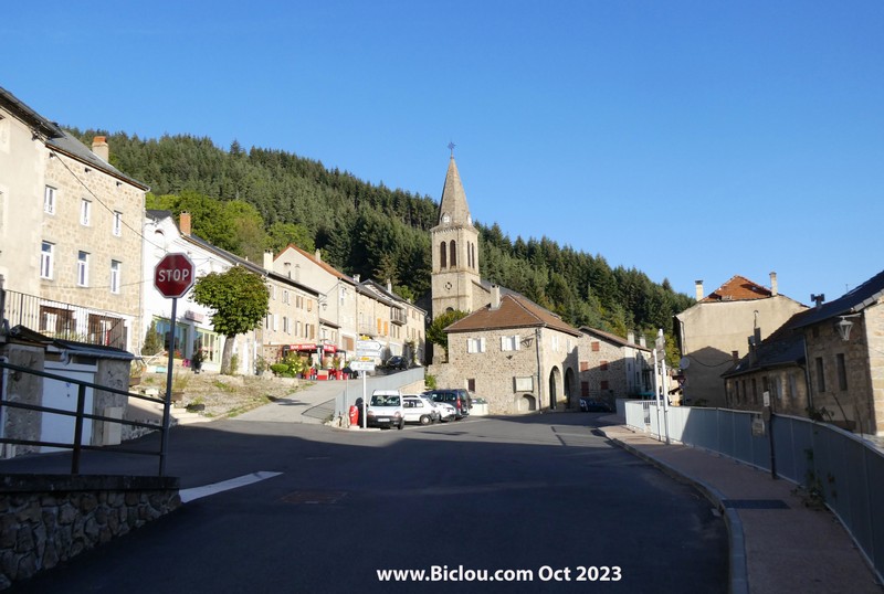 Saint Martial : Une pause avant que les choses sérieuses ne débutent vers le Gerbier de Jonc
