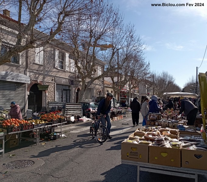 Marché de port st louis du Rhône en fev 2024
