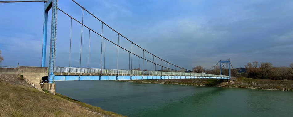Pont sur le canal de Donzère Mondragon