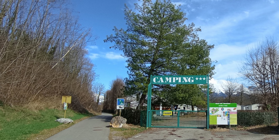 Camping de Carouge à st Pierre d'Albigny : Restent 50 bornes pour atteindre la Favergie, mais désolé, claudio file .. pour dormir chez la dame de Ôte Savoie