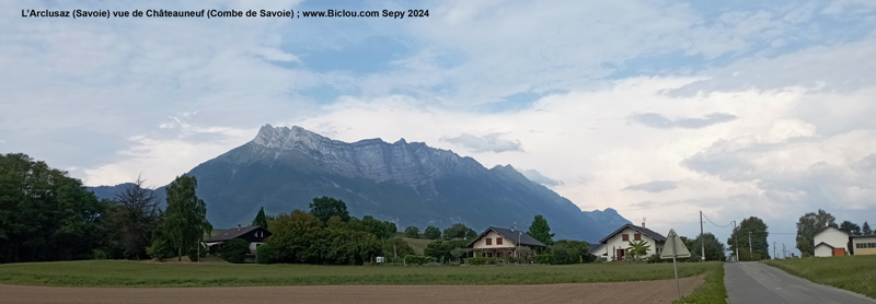 arclusaz-savoi-vue-vallee-combe-de-savoie arclusaz-savoi-vue-vallee-combe-de-savoie