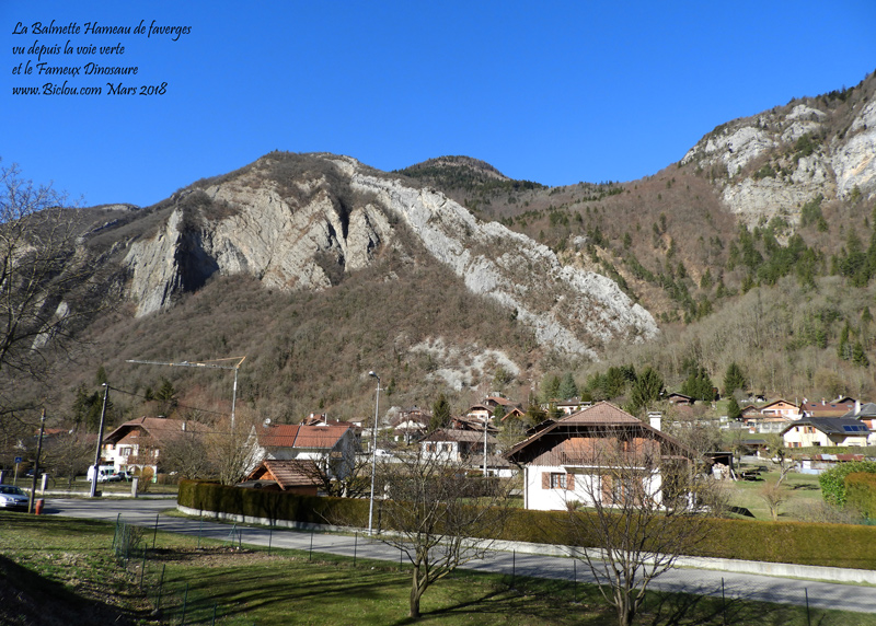 Faverges-Balmette-Dinosaure-vu-de-piste-cyclable