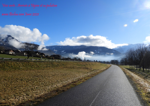 Ugine-et-sa-brume-et-sa-polution-vue-de-la-voie-verte