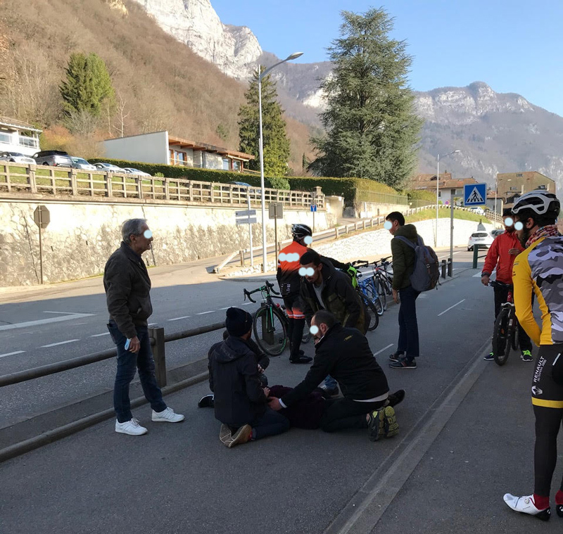 Ya-Foule-a-bicyclette-sur-voies-verte-donc-accidents-donc-Prudence
