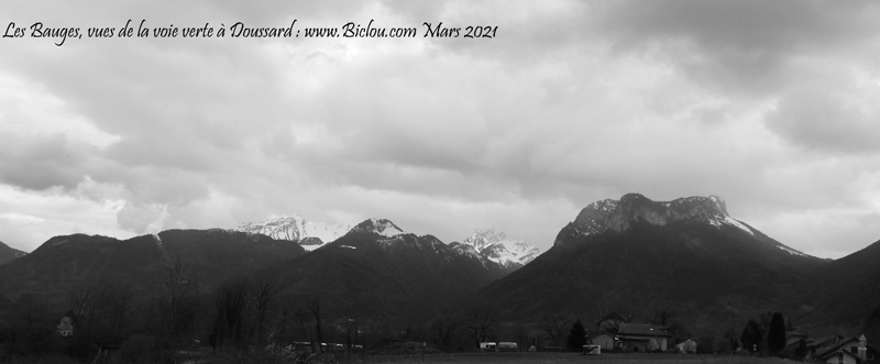 Les-Bauges-vues-de-Voie-verte-Doussard-2021