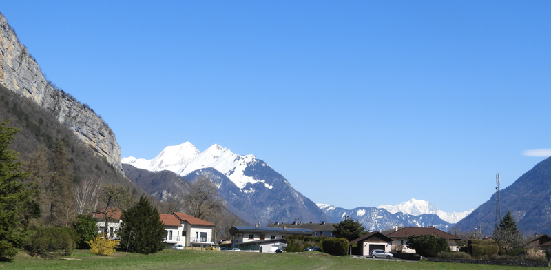 mont-blanc-charvin-roc-de-viuz-from-Faverges