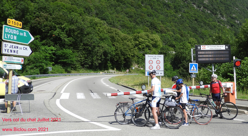 vers-col-du-chat-acces-tunnel-ferme