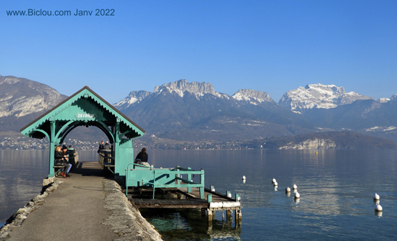 arret-au-port-de-sevrier-vue-lac-tournette