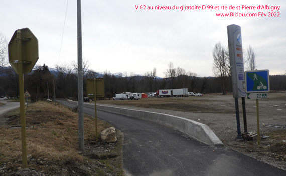 Veloroute-V-62-apres-lac-de-Carouge-en-Savoie