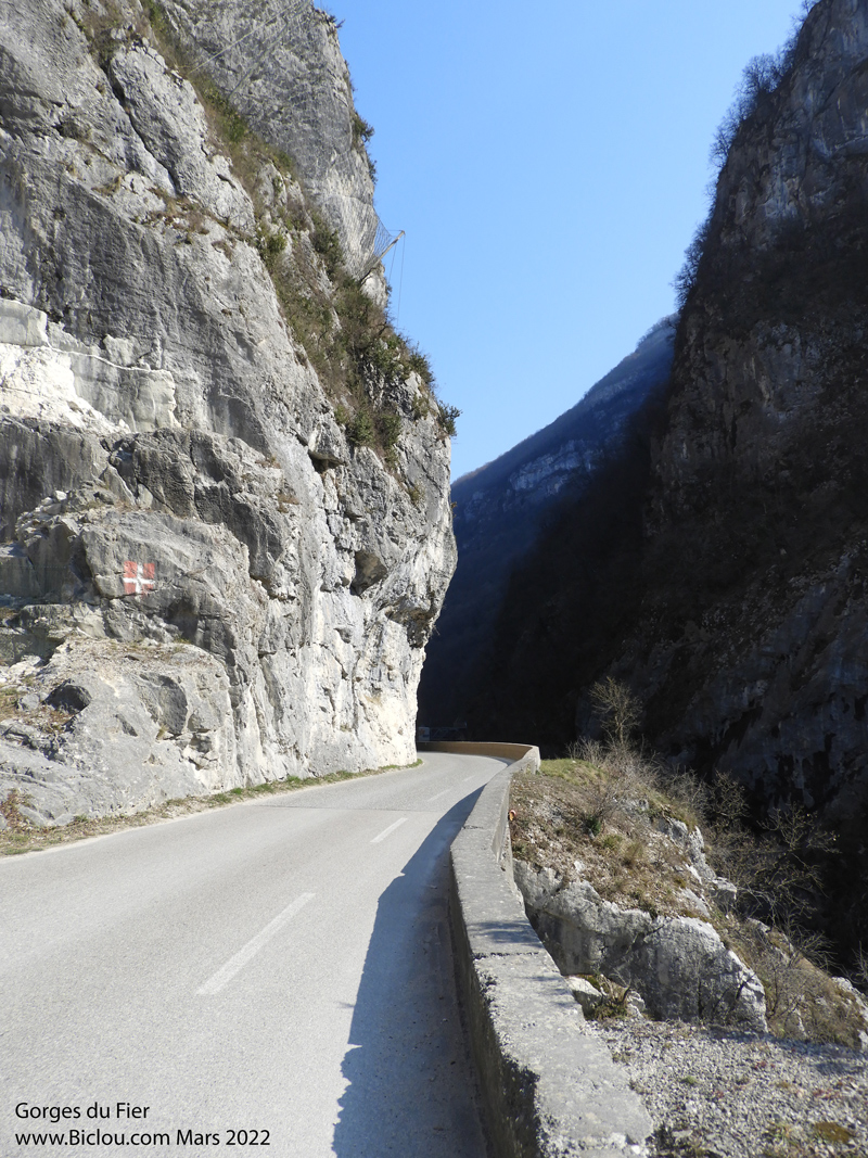 Gorges-du-Fier-serrez-guidon-et-Fessestitle=Gorges-du-Fier-serrez-guidon-et-Fesses